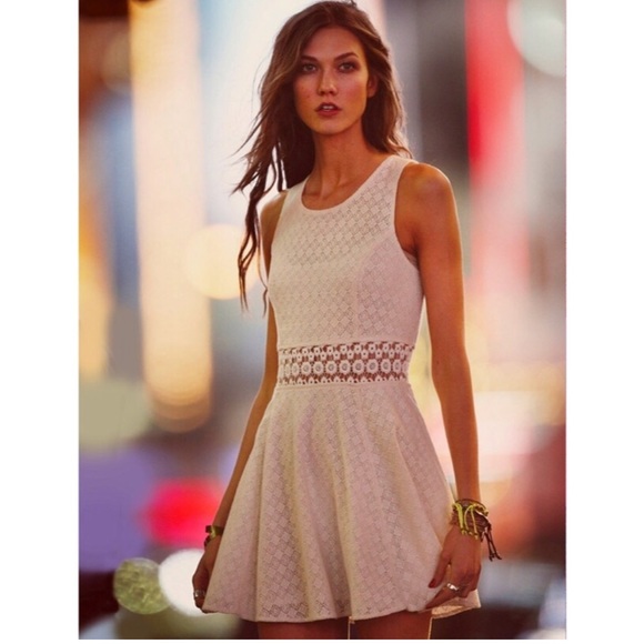 FREE PEOPLE Ivory Sleeveless Cut Out Daisy Dress - Picture 3 of 14